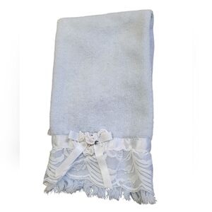 Vintage 1978 The Avanti Look Blue Bath Towel Floral Lace Bow